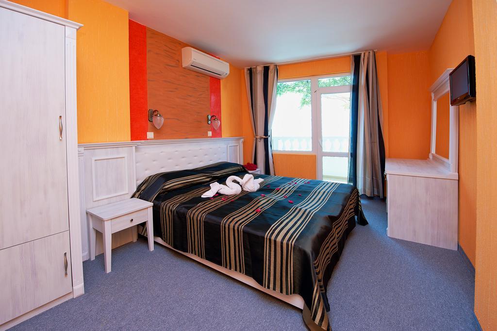 Family Hotel Paros Pomorie Phòng bức ảnh